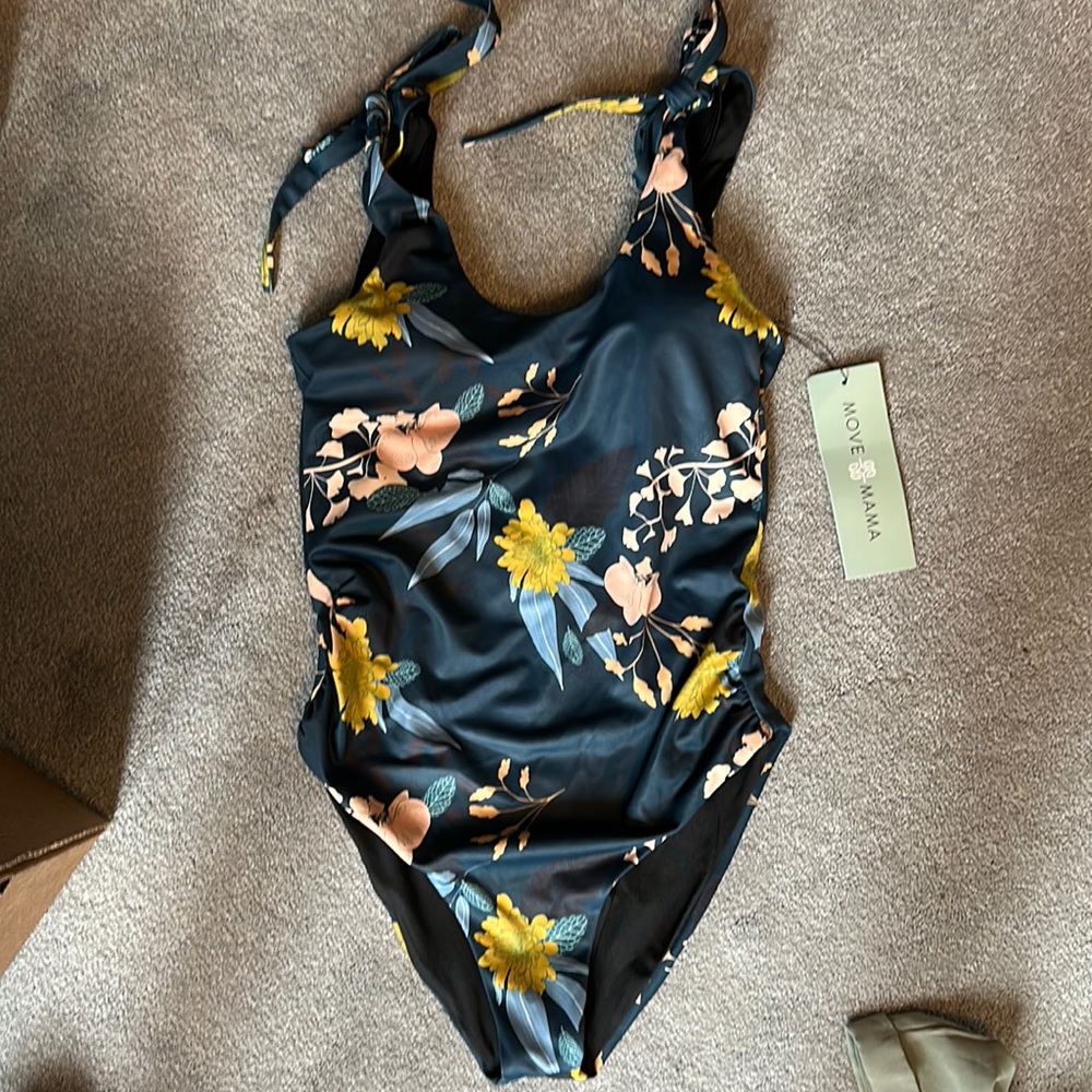 Move mama maternity/ breastfeeding swim suit size M NWT